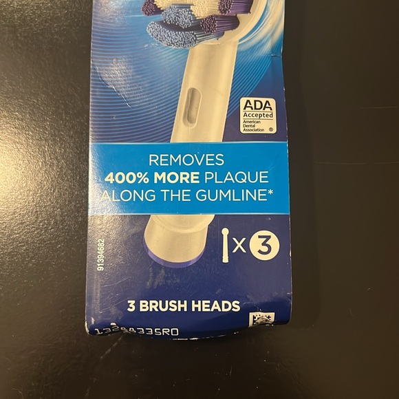 Oral-B 3 Brush Heads - Picture 3 of 5